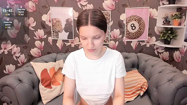 Snapshot of MelaniGrand chatting on May 2026 08:29:01 AM MelaniGrand online show from May 2026 08:29:01 AM