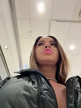 Snapshot of KirstieVegas chatting on February 2026 05:32:01 PM KirstieVegas online show from February 2026 05:32:01 PM