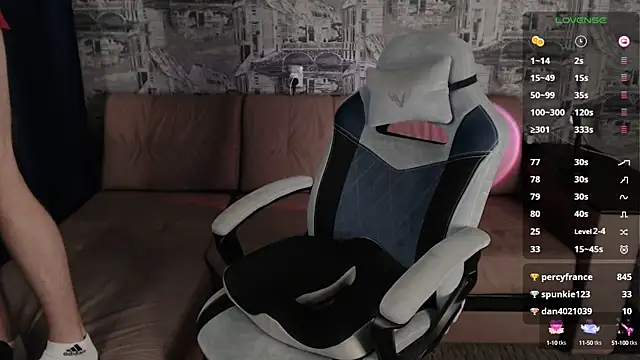 Oliver Fresh online show from December 2024 12:12:02 PM