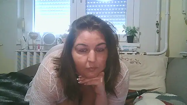 Snapshot of Mileva88 chatting on October 2025 10:04:01 AM Mileva88 online show from October 2025 10:04:01 AM