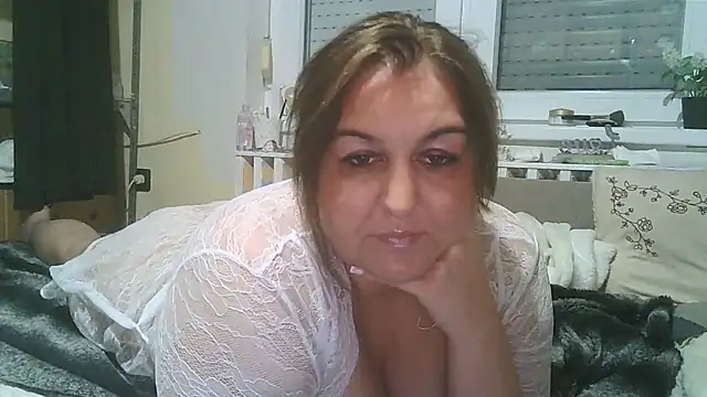Snapshot of Mileva88 chatting on October 2025 10:10:01 PM Mileva88 online show from October 2025 10:10:01 PM