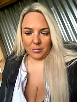 Bustyblondebabe32 online show from October 2025 08:10:01 AM