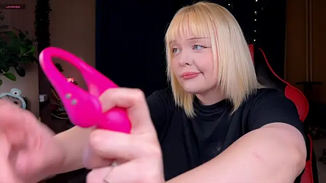 LisaLaas online show from October 2025 08:52:02 PM