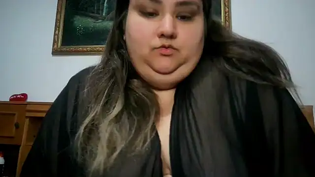 nicholle online show from April 2026 09:32:02 PM