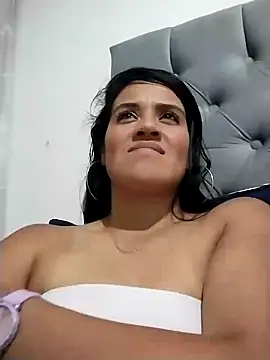 Snapshot of zhayra_rose chatting on December 2024 04:25:02 AM zhayra rose online show from December 2024 04:25:02 AM