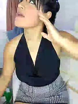 Snapshot of zhayra_rose chatting on January 2025 10:33:01 PM zhayra rose online show from January 2025 10:33:01 PM