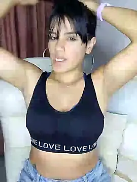 Snapshot of zhayra_rose chatting on January 2025 03:01:01 AM zhayra rose online show from January 2025 03:01:01 AM