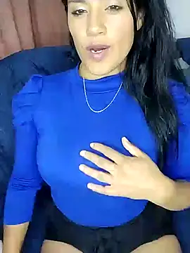 Snapshot of zhayra_rose chatting on February 2025 03:21:02 AM zhayra rose online show from February 2025 03:21:02 AM