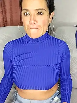 Snapshot of zhayra_rose chatting on February 2025 03:50:01 AM zhayra rose online show from February 2025 03:50:01 AM