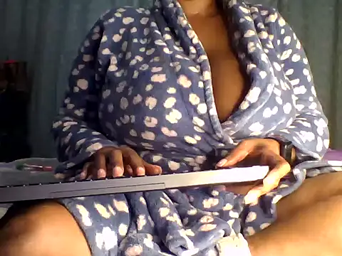 Snapshot of Charlie-Crawford chatting on July 2026 06:10:01 PM Charlie-Crawford online show from July 2026 06:10:01 PM