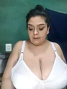 Snapshot of fantasyboobs chatting on September 2025 07:33:02 AM fantasyboobs online show from September 2025 07:33:02 AM