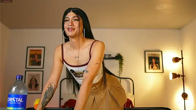 Snapshot of julesbennet chatting on February 2025 01:22:01 PM julesbennet online show from February 2025 01:22:01 PM