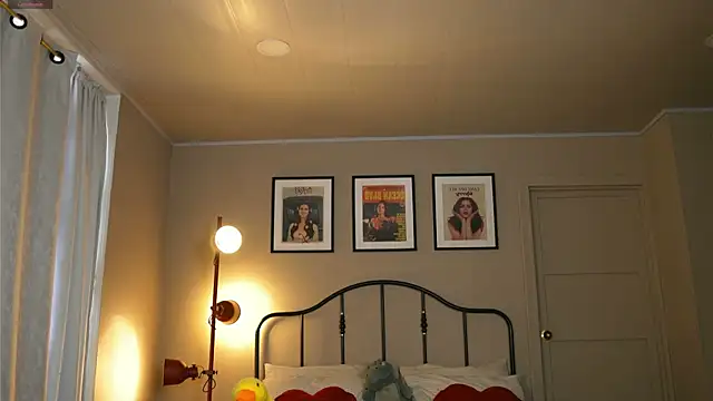 Snapshot of julesbennet chatting on March 2025 01:45:01 PM julesbennet online show from March 2025 01:45:01 PM