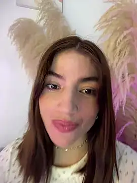 perlacobre999 online show from May 2026 10:29:01 PM