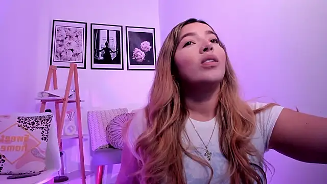 sofihill01 online show from March 2026 02:15:01 AM