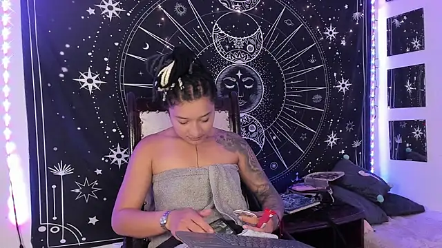 Eva Lee  online show from October 2025 08:31:02 AM