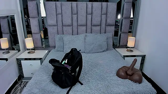 EMMAHILL1 online show from April 2026 11:10:02 AM