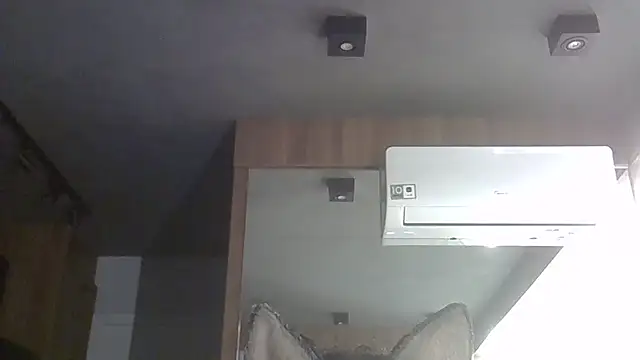 Skinny-Kitten online show from November 2025 01:44:01 PM