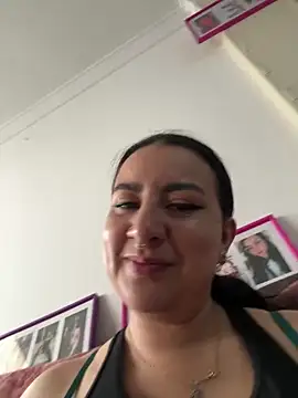 Abril Luv online show from March 2026 01:28:02 PM