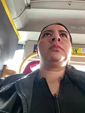 Abril Luv online show from March 2026 12:12:02 PM