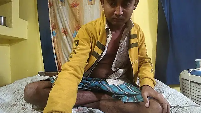 Snapshot of Cute_boy2000 chatting on December 2024 12:41:02 AM Cute boy2000 online show from December 2024 12:41:02 AM