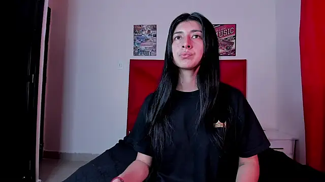 Snapshot of EmmaWilliamss chatting on January 2025 03:07:01 PM EmmaWilliamss online show from January 2025 03:07:01 PM