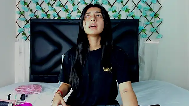 Snapshot of EmmaWilliamss chatting on February 2025 03:27:02 PM EmmaWilliamss online show from February 2025 03:27:02 PM