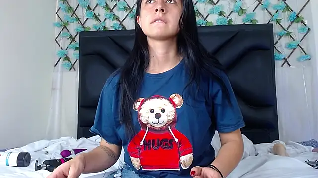 Snapshot of EmmaWilliamss chatting on November 2025 07:58:01 PM EmmaWilliamss online show from November 2025 07:58:01 PM