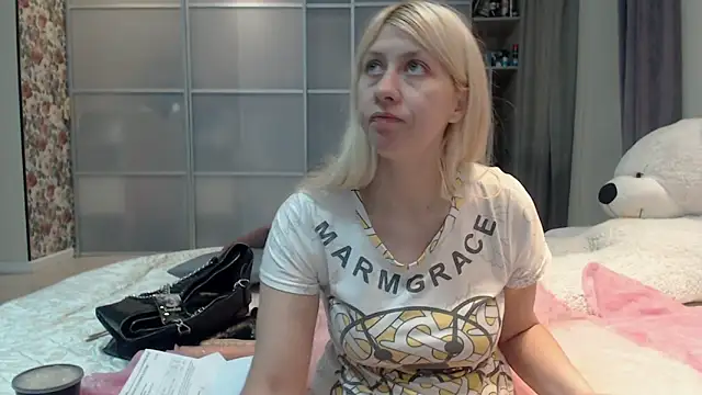 KyliePag online show from December 2025 07:14:02 AM