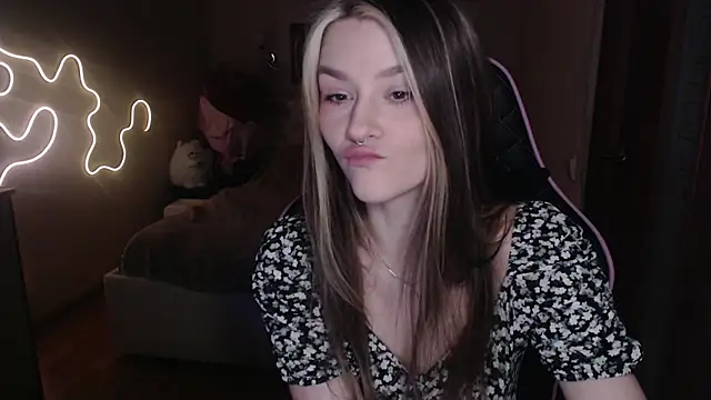 jeann elsaa online show from February 2025 03:52:02 AM