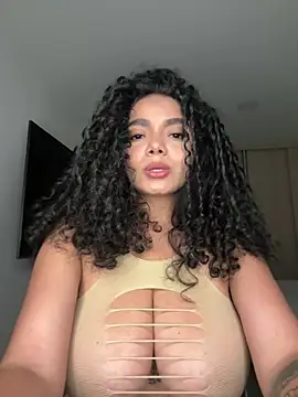 Snapshot of Mariecurl chatting on May 2026 11:31:01 PM Mariecurl online show from May 2026 11:31:01 PM