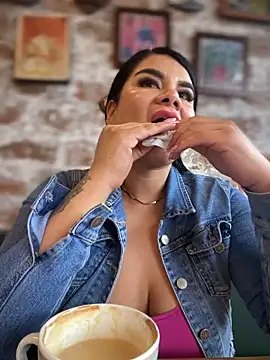 Snapshot of Insane_Issa chatting on March 2025 10:38:01 PM Insane Issa online show from March 2025 10:38:01 PM