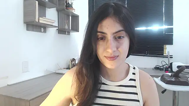 MIYESSI online show from September 2025 07:50:01 PM