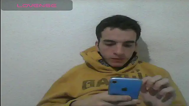 Snapshot of Tombgy07 chatting on January 2025 08:47:01 PM Tombgy07 online show from January 2025 08:47:01 PM