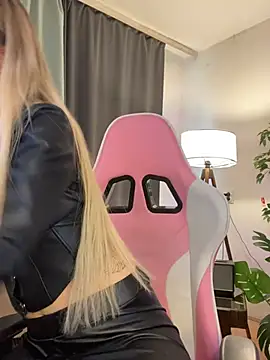 KittyKatyDream online show from April 2026 04:01:01 PM