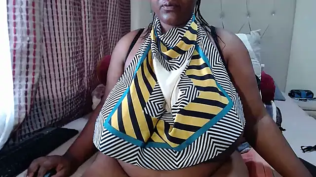 Snapshot of CHOCOLATEDARKBUSTYX chatting on October 2025 09:13:01 AM CHOCOLATEDARKBUSTYX online show from October 2025 09:13:01 AM