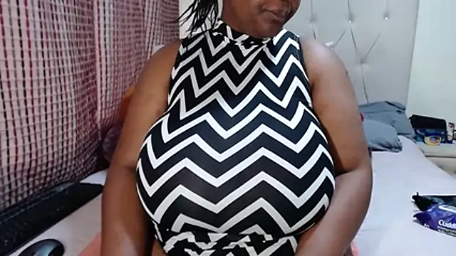 Snapshot of CHOCOLATEDARKBUSTYX chatting on October 2025 06:03:02 AM CHOCOLATEDARKBUSTYX online show from October 2025 06:03:02 AM