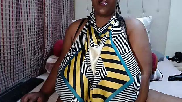 Snapshot of CHOCOLATEDARKBUSTYX chatting on November 2025 06:30:02 PM CHOCOLATEDARKBUSTYX online show from November 2025 06:30:02 PM