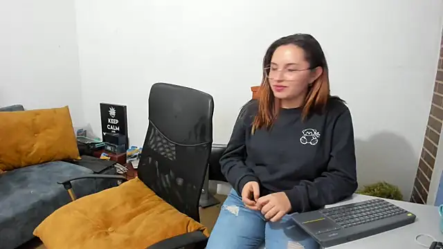  girls on fire  online show from March 2025 02:26:01 AM