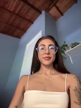 lauravasquez online show from September 2025 04:51:02 PM