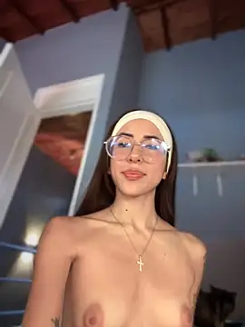 lauravasquez online show from October 2025 07:34:02 PM