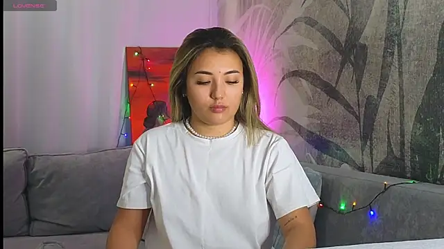 lily  foster online show from December 2024 02:28:02 PM