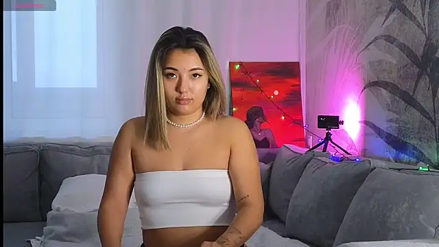 lily  foster online show from December 2024 06:24:02 AM