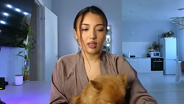 lily  foster online show from March 2025 08:01:02 AM