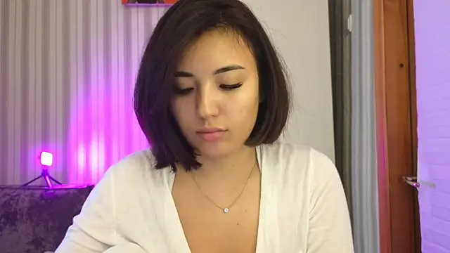 lily  foster online show from October 2025 09:40:02 AM