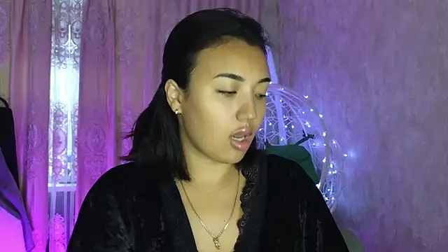 lily  foster online show from December 2025 06:21:02 AM