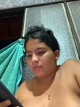 moncerrat luna online show from December 2024 11:14:02 PM