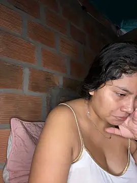 moncerrat luna online show from February 2025 03:26:01 PM