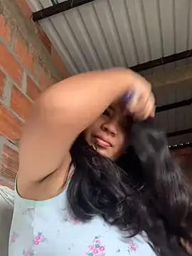 moncerrat luna online show from February 2025 01:39:02 PM