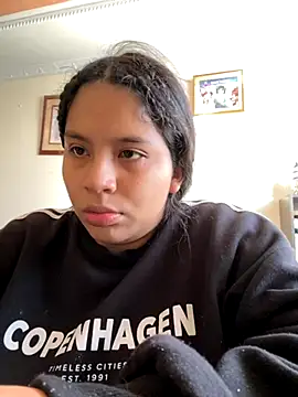 moncerrat luna online show from October 2025 10:11:01 PM